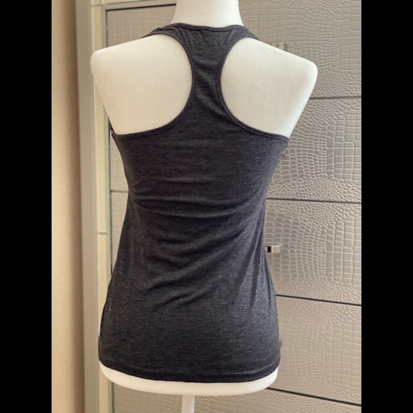 Workout top - Picture 3 of 4